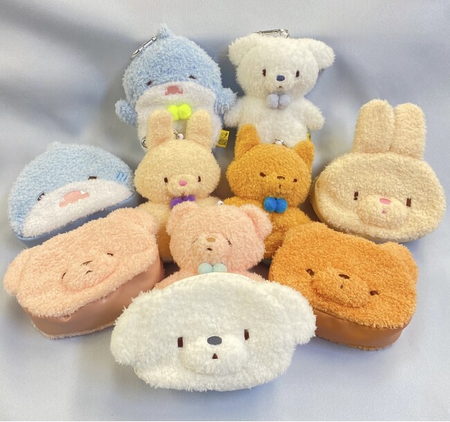 【癒し】人気ぬいぐるみシリーズ「たっとん」より、パスポーチとポーチが登場！