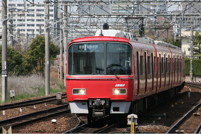名古屋本線金山駅においてホームドアの実証試験を実施します