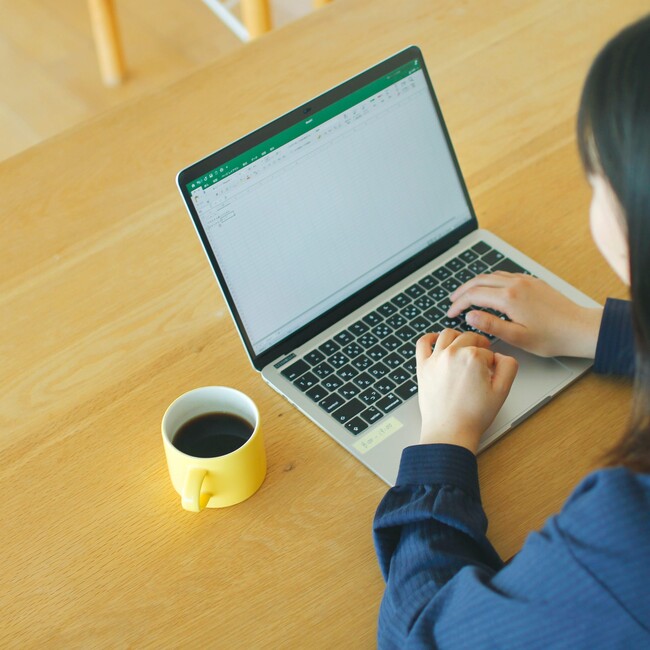 新社会人の日常に寄り添うメディア「このごろ(R)」が「飲むと心が軽くなる。ディップスタイルコーヒー」のウェブ販売を開始、カフェNITO Coffee & Craft Beerとコラボしたオリジナルアイテム