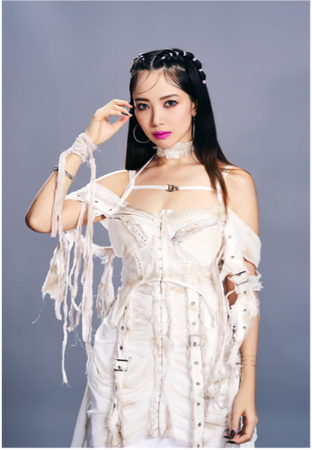 国内女性ギタリストTOP人気のSAKI、ソロアーティストとして本格始動!