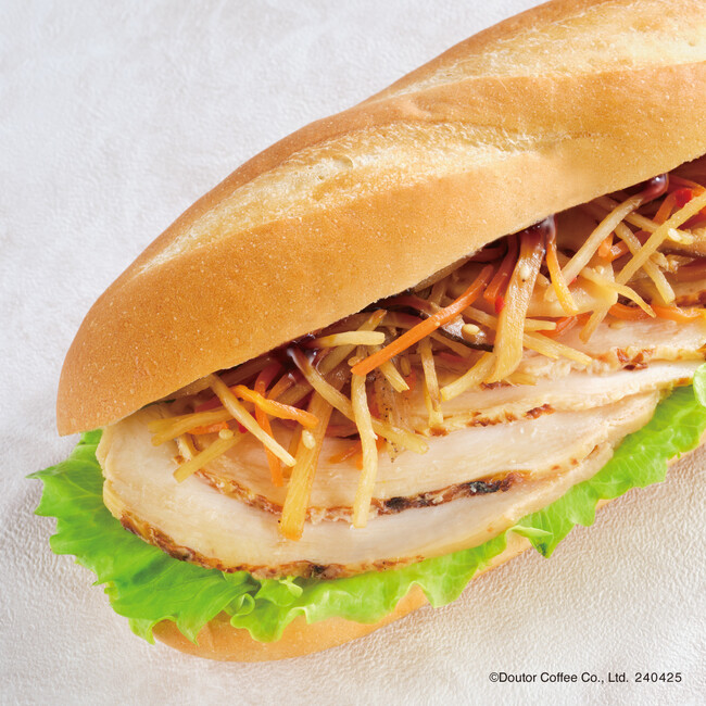 和風とスパイシー、選べるおいしさ！　てりやきチキンのミラノサンドが新登場　ドトールコーヒーショップで4月25日発売