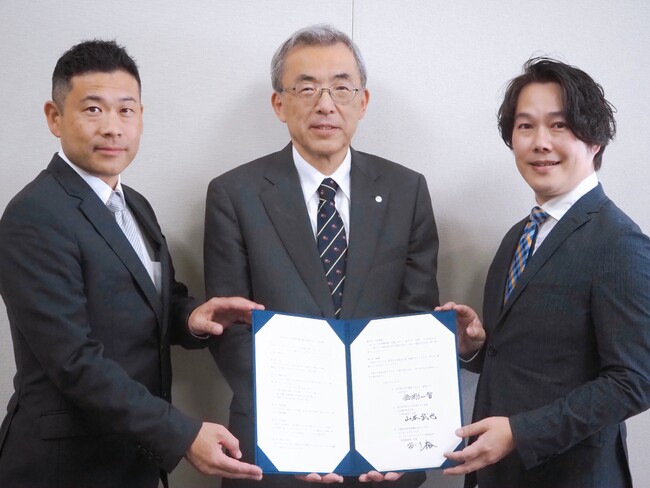 EV超急速充電器「FLASH」を奈良県宇陀市内に4箇所設置へ【2024年4月9日】奈良県宇陀市とテンフィールズファクトリー株式会社、山本建設株式会社と調印式を実施