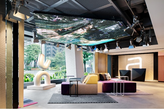 【artwine.tokyo×アロフト東京銀座】アート溢れるアロフト東京銀座でワイン片手に名画を描くアートワークショップを共同開催
