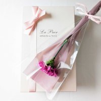 母の日に、カーネーション付お菓子とワインで特別時間の贈り物　生花カーネーション付お菓子とワインのセット「ラ・ペア」を4月12日販売開始