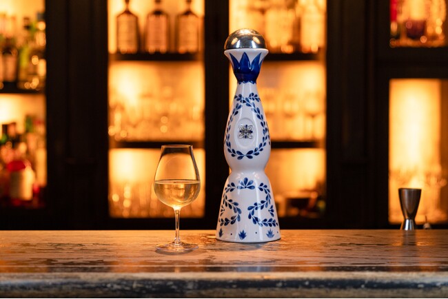特別なグラスでワンランク上の “新しいテキーラの飲み方” を提案「クラセアスール・ハイボール・ジャーニー」4月1日から公式サイトと都内約150店舗で開催