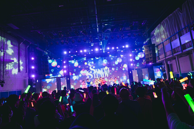 SWEET STEADYが初単独イベントで未発表曲2曲を披露！ カラフルでキュートな世界観でファンを魅了