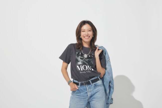 里田まいプロデュースブランドより新作Tシャツ「MOM T」4/26 発売！