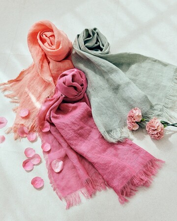 使用済みの花を日比谷花壇より譲り受け染料として再利用。『ボタニカルダイリネンストール』 4月24日(水)発売【エス エッセンシャルズ】