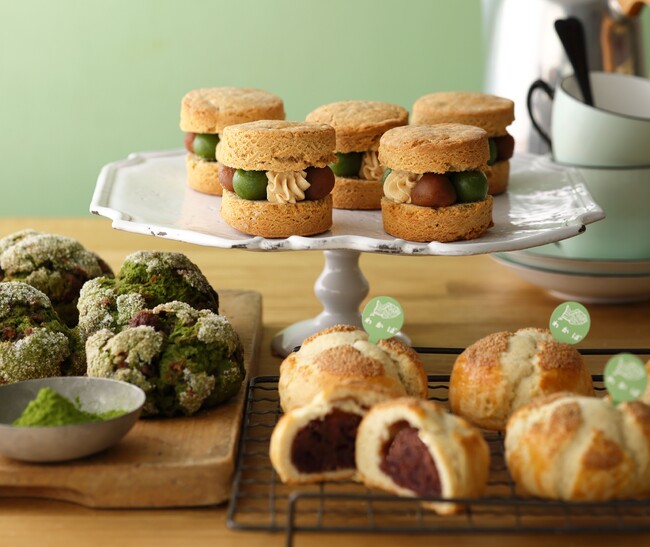 【BAKERS gonna BAKE】“宇治抹茶だんご” をサンドした新作デコレーションスコーンを発売！名店「たいやき わかば」のあんこを包んだおまんじゅうスコーンも
