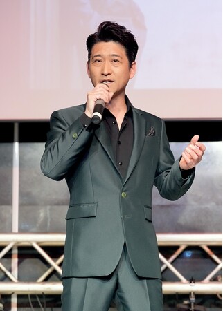 走裕介が新曲「雫／あの空を仰ぎ見て」発売記念懇親会。マスコミ＆ディーラーに感謝と御礼を込めて
