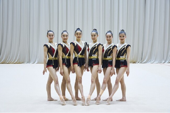 葛飾北斎の美しさと力強さを表現した衣装で世界大会へ挑む、2024年新体操日本代表「フェアリー ジャパン POLA」着用 新衣装発表