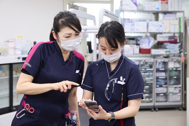 スマートフォン導入で電子カルテがもっと便利に。パナソニック健康保険組合 松下記念病院への医療業務用スマートフォン導入事例を公開