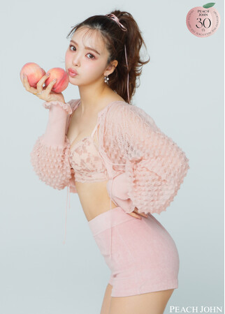 PEACH JOHN30周年を記念して、“ピーチ”をデザインに取り入れたランジェリーや人気のバスト&ヒップクリームが登場！ミューズ藤田ニコルが新作アイテムを着こなすビジュアルも解禁！