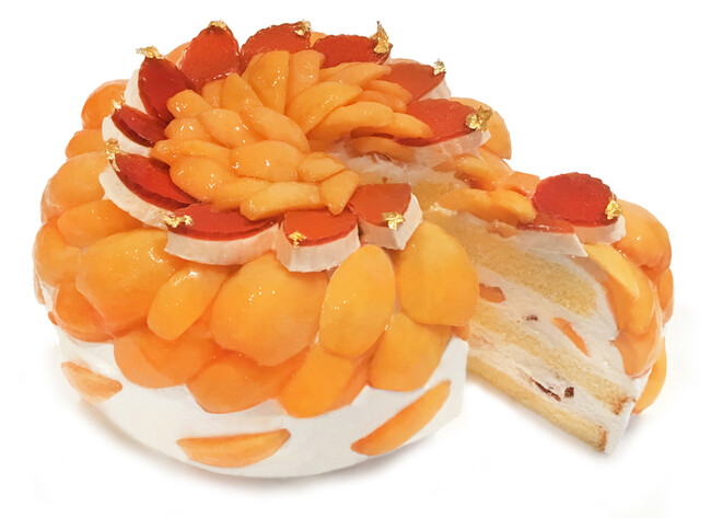 カフェコムサは毎月22日がショートケーキの日！4月は初夏の味「高倉びわ」のショートケーキが登場