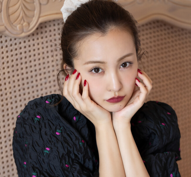 板野友美 アイドル育成レッスンスクールを5月より開校！特別に”人数限定”で小学3年生から20代までの女性を対象にレッスン生募集！