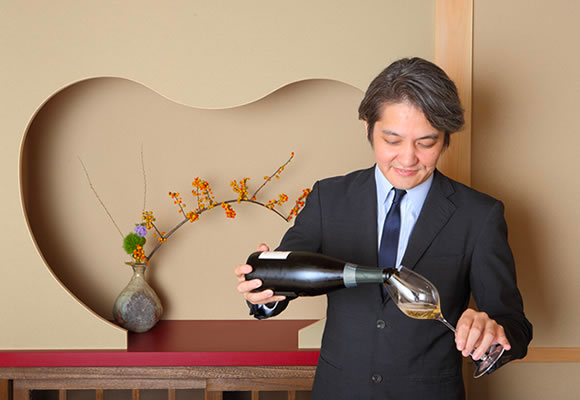 ミシュラン7年連続一ツ星獲得の「乃木坂しん」オーナー飛田 泰秀がHITOYOのアンバサダーに就任