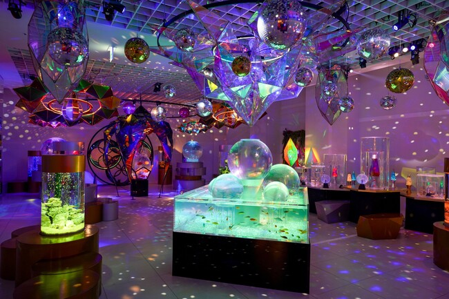 期間限定 「UNDER WATER SPACE NAGOYA」 mozoワンダーシティに明日オープン！宇宙旅行を模した異次元アクアリウムは 新感覚なアート展示に