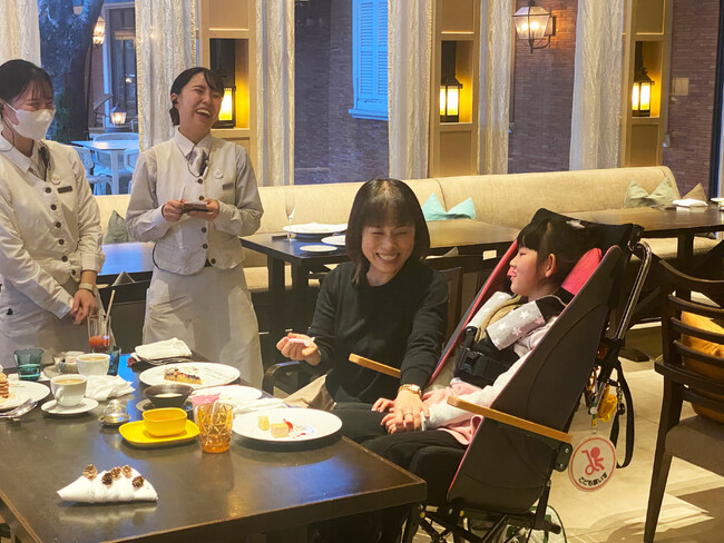 障害児も健常児も使える「IKOUポータブルチェア」のHaluが、飲食店向け研修サービスをスタート！経営・現場で活かせる実践的な“考え方”を伝えるプログラムで、集客向上と共創社会実現につなげる