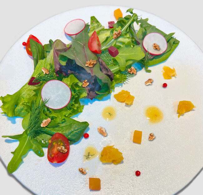【サラダ革命】カラペティバトゥバ ! The Kitchen & Wine 麻布十番、おもてなしセレクション受賞のサラダと琥珀エキスが入った黄金ドレッシングの新メニュー