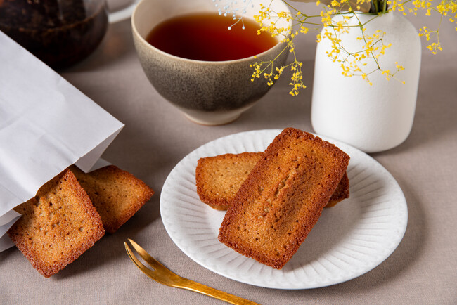 熱海の高級パフェ専門店「Maison de Parfait 十全十美」が4月26日、焼きたての「十全十美フィナンシェ」を発売