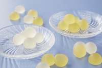 ライフの自然派プライベートブランドからグミが初登場！国産果汁を使用した「BIO-RAL　てんさい糖使用のみかんグミ／ぶどうグミ」を新発売