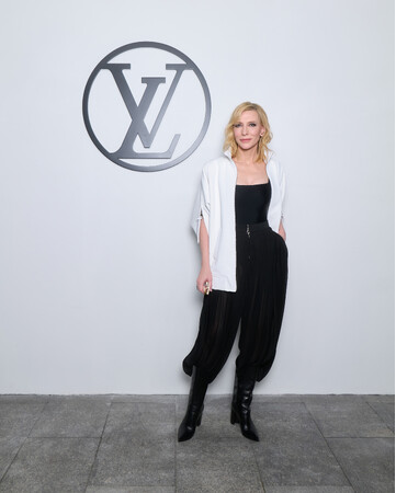 【ルイ・ヴィトン】豪華ゲストが上海で開催した、2024 ウィメンズ・プレフォール ファッションショーに来場