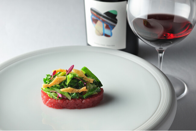 【星野リゾート　奥入瀬渓流ホテル】フレンチレストラン「Sonore（ソノール）」春限定メニューを提供～渓流の瀬音から始まり、青森の春を感じる特別な食体験～｜期間：2024年4月12日～7月9日