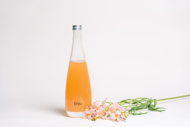 華やかで飲みやすい、“お酒を贈る時のファーストチョイス”福島県のZ世代起業家が地元のつつじ・桜の花から開発 花酵母カクテル「Enju」2024年4月30日（火）発売開始