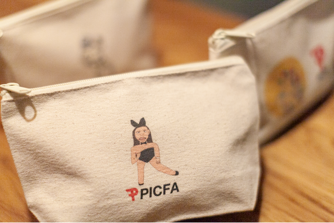 ECサイト“PICFA”にて、アーティストの作品から人物がポーチに飛び出した?!ユニークなポーチシリーズ（おまけ付き）が4月24日（水）オンライン限定販売スタート。