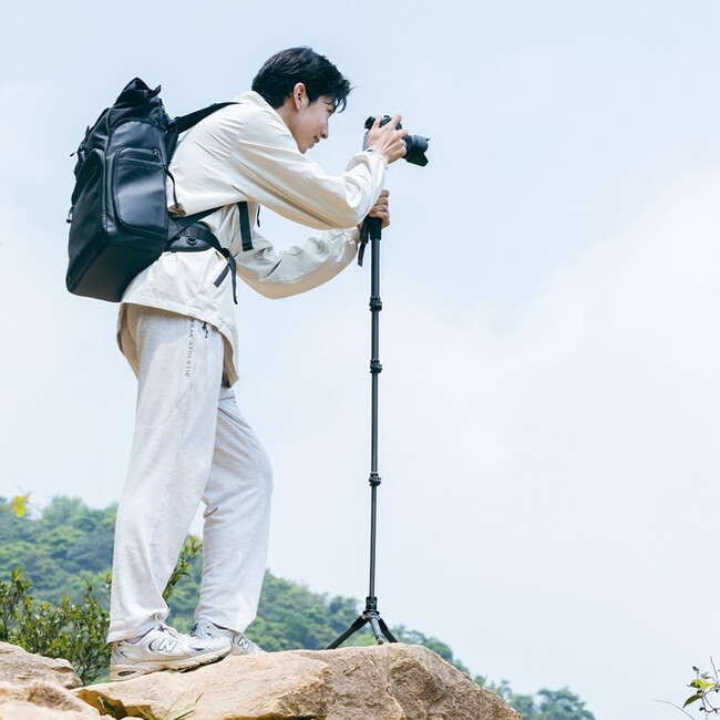 【新商品】ハイキングや登山を楽しむ写真家必見！トレイル時の撮影など、さまざまなシーンで対応できる三脚「TT35ハイキングスティック三脚」が登場