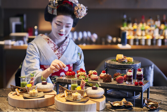 デュシタ二京都　さわやかな初夏を可憐に表現した、さくらんぼ＆チェリーアフタヌーンティーを提供