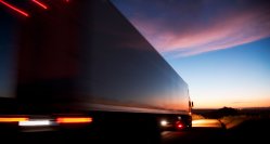 フロスト&サリバン、貨物・物流需要の急増が中国商用トラック産業の回復に拍車をかけるとする調査結果を発表