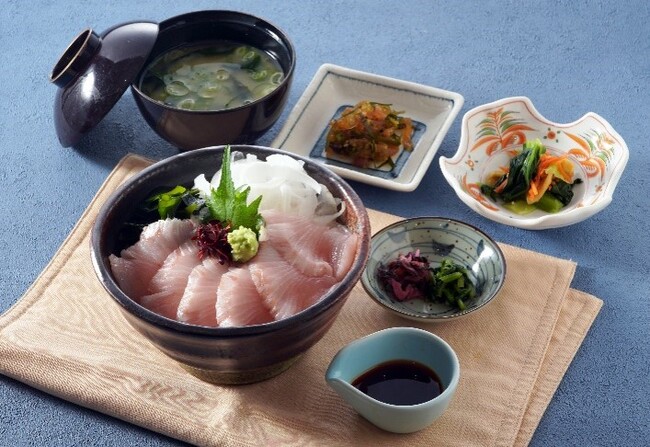 淡路ハイウェイオアシスのメインダイニング お食事処「みけ家」より淡路島産生しらす、生蛸を使った名物メニューが登場！　2024年4月24日(水)より提供開始