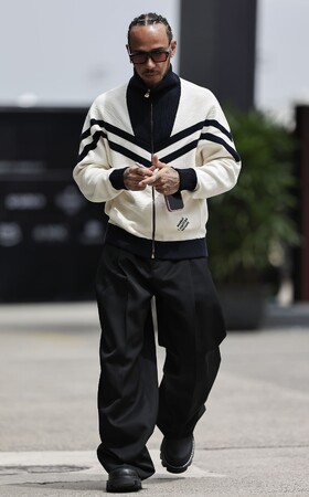 【ルイ・ヴィトン】ルイス・ハミルトン、上海でのF1中国グランプリでルイ・ヴィトンを着用