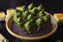 濃厚でリッチな味わいの抹茶のクランチチョコレートケーキ 濃厚でリッチな味わいの抹茶のクランチチョコレートケーキ