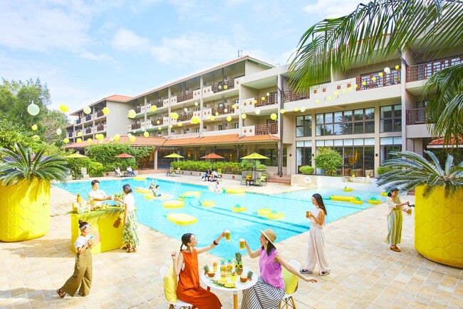 【星野リゾート　西表島ホテル】開放的なプールサイドでパインづくしの夏を楽しむ「パインビアフェス」今年も開催｜期間：2024年6月16日～8月31日
