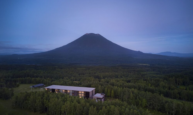 【東山ニセコビレッジ　リッツ・カールトン・リザーブ】　花鳥風月から着想を得た宿泊パッケージ「リザーブ ストーリー」の販売を開始