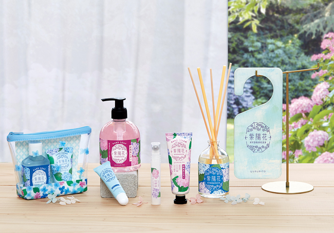 『紫陽花』の香りを楽しむハンドケアとホームフレグランスが数量限定で発売。今年は「ネイルオイル」と「フレグランスタグ」が新登場。