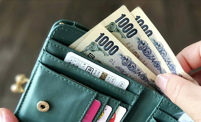 旦那さんの小遣いの月平均額は？2位「3万～4万円」１位は？主な使い道や昼飯代など170名に聞きました