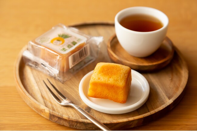 【神戸ポートタワーリニューアルオープン記念】　屋上デッキから見える、ケンミン食品本社ビルの看板を探そう！