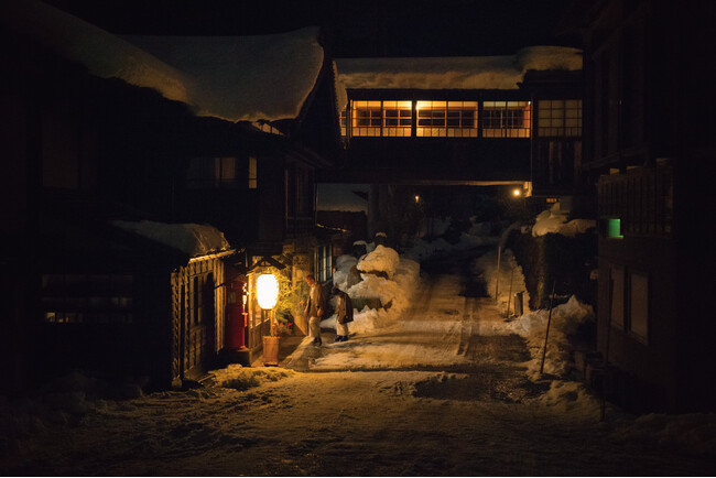 日本各地に点在する「鄙びた」雰囲気の残る宿に実際に泊まり、旅の記録と、宿の雰囲気を伝える大人の旅ガイド。