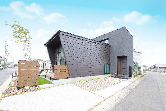 リノベーションか建て替えか？愛知・岐阜の建築会社 ホームアンドニコ（安井建設）が最適解を提案