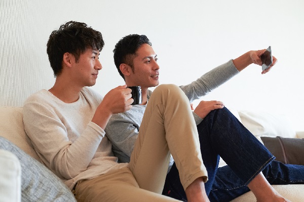 入会者数前年比120％！日本初（※）のLGBT向け結婚相談所「リザライ」東日本在住のゲイの方々の入会者数増加
