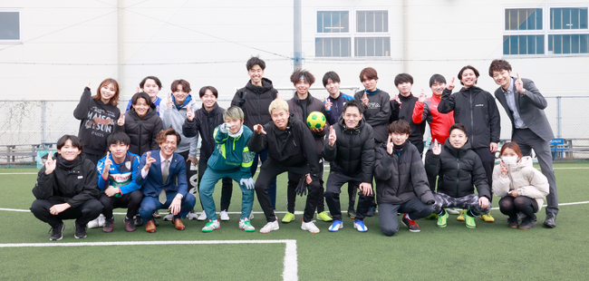 YouTuberマキヒカといーふらんフットサル部のコラボ試合に2025年卒の学生を招待