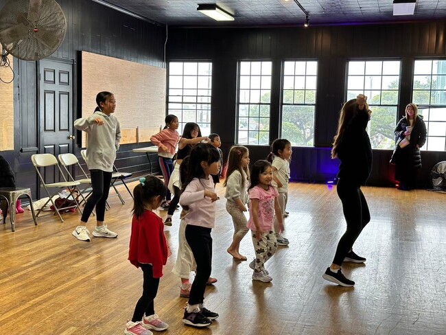 日本のチアダンスをアメリカへ逆輸出