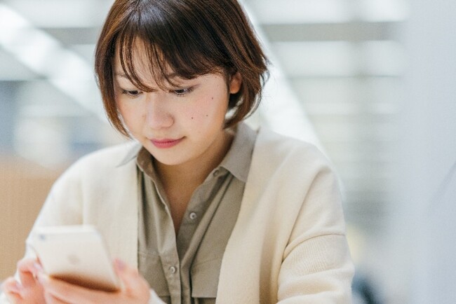 【ノートン｜マッチングアプリによる被害実態調査】日本人のマッチングアプリ利用率は世界で最も低いが、累計課金額は世界1位　日本人のマッチングアプリ利用者の約5人に1人が詐欺被害のターゲットになったと回答