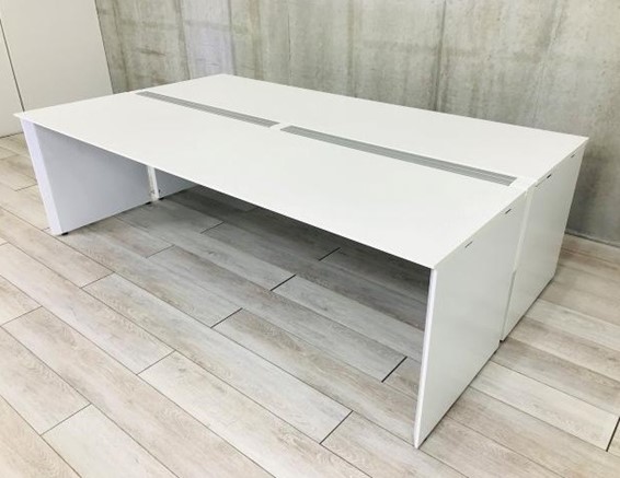 【関西支社 大量入荷情報】「コクヨ」製 フリーアドレスデスク「ワークヴィスタ」30セットが今月新入荷！ オフィスのリニューアル・移転時の大量導入もお任せください。 （関西2024年5月-01号）