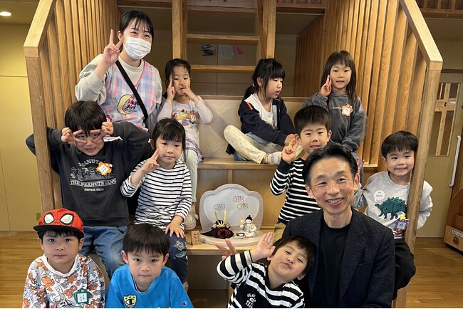 保育施設３件に五月人形を寄贈