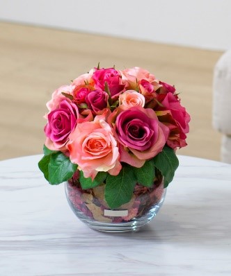 長く美しい姿を楽しめて、花粉の心配もなし　生花では表現できない芸術性の高さ