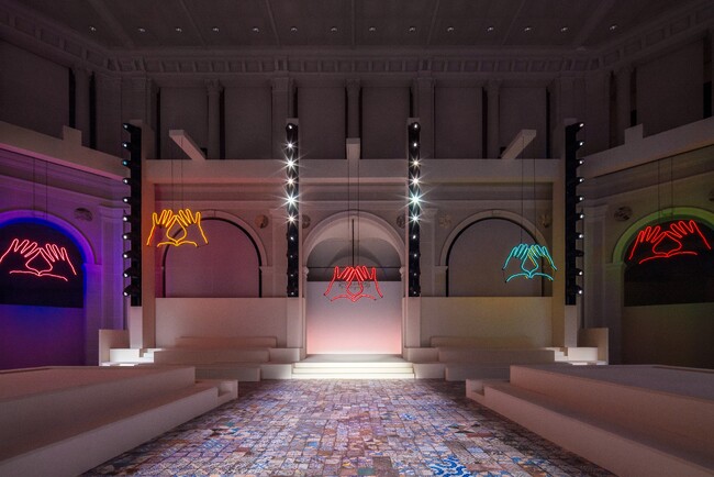 【DIOR】2024年フォール コレクションで発表されたインスタレーションの制作秘話が公開
